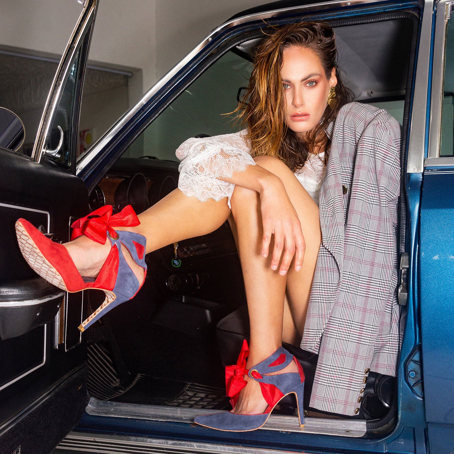 Sapato Feminino Le Scarpin Bicolor Em Camurça Dorothy