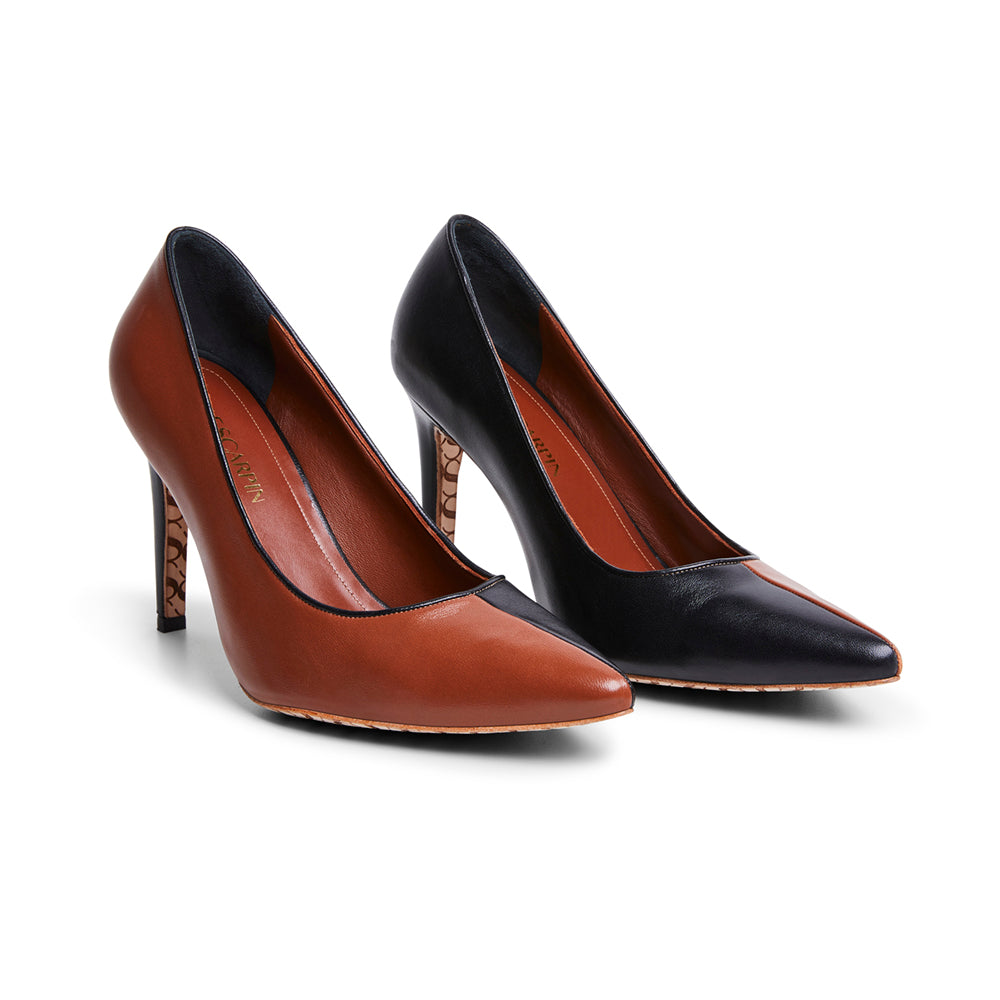 Scarpin marrom e preto
