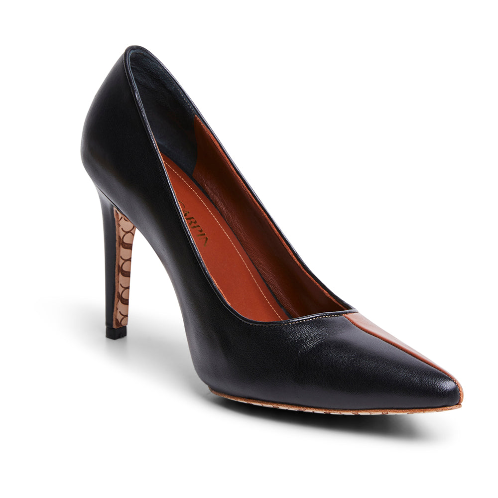 Scarpin marrom e preto