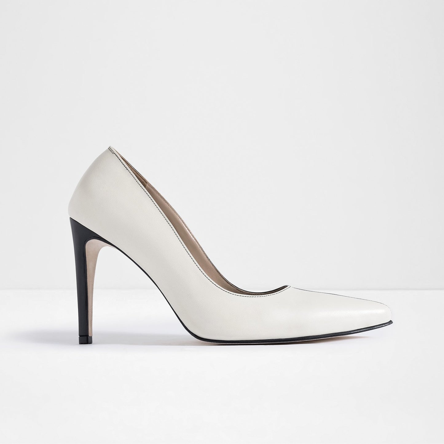 Scarpin Helena - preto e branco