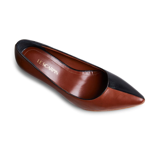 Scarpin marrom e preto